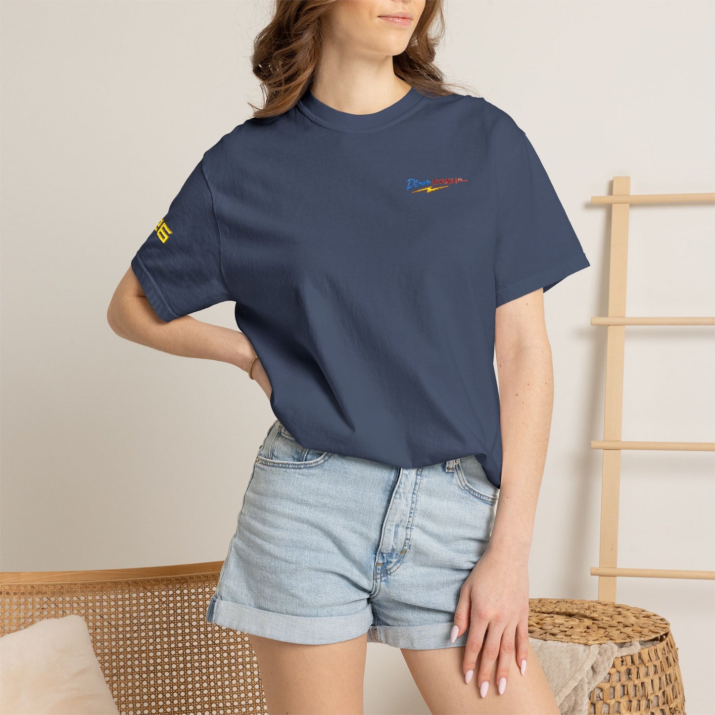 DD2602 - Embroidered Diner Dash